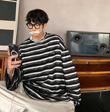Wiaofellas Men's Long Sleeved Striped T-shirt, Original Style Round Neck Top, Korean Student Loose Casual T-shirt, Fashionable
